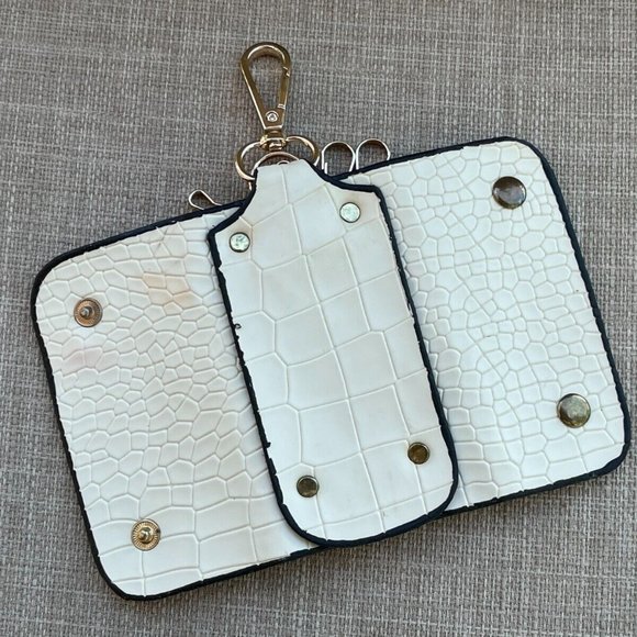 Key chain Bag Cream Faux Leather Vegan 6 Key Holder Key Chian Bag detach to belt - Picture 12 of 12